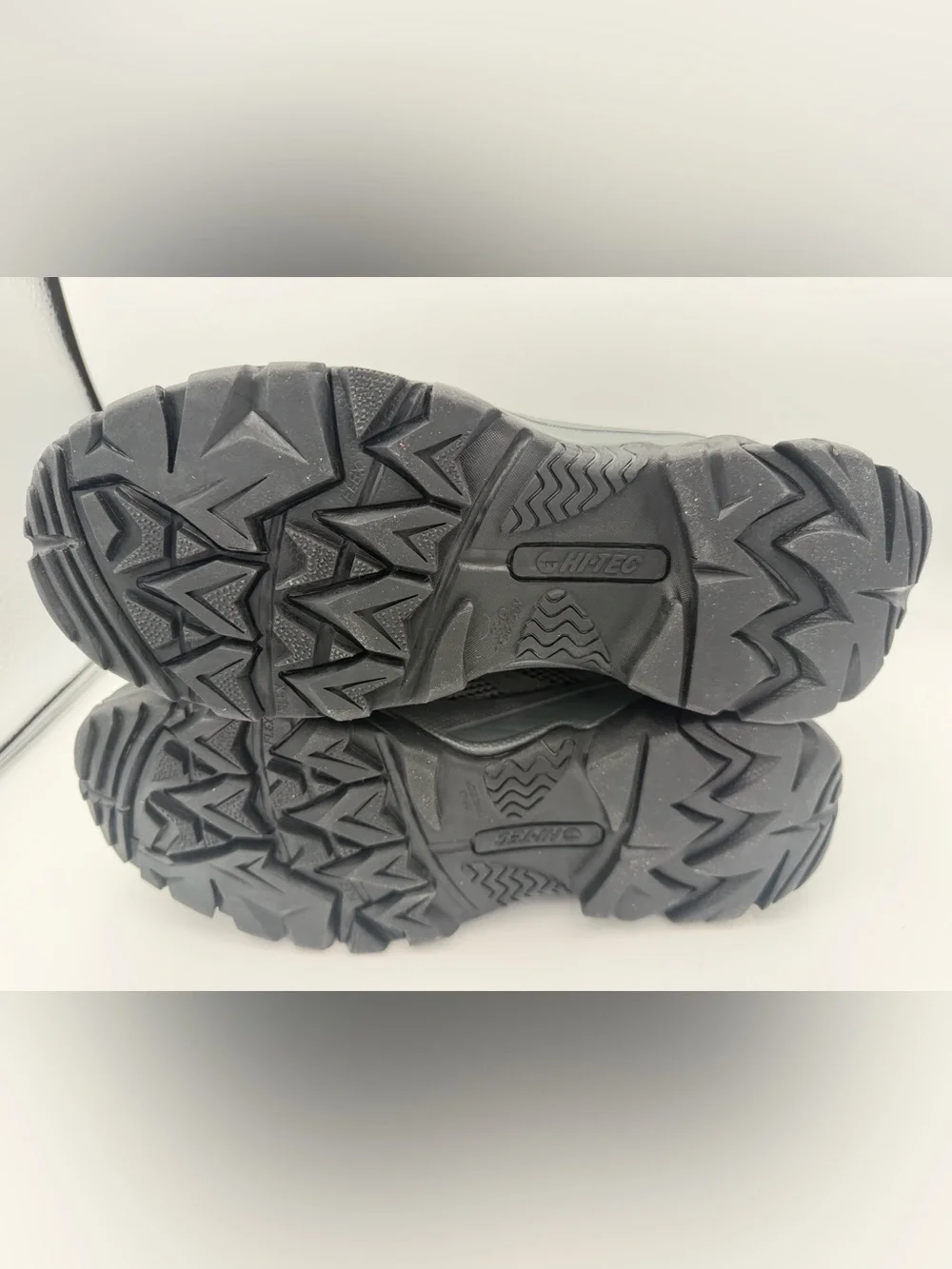 Hi-Tec Mens Ravus Mid Hiking Boots Size 10M, 10.5M, 11M & 13M Grey Black